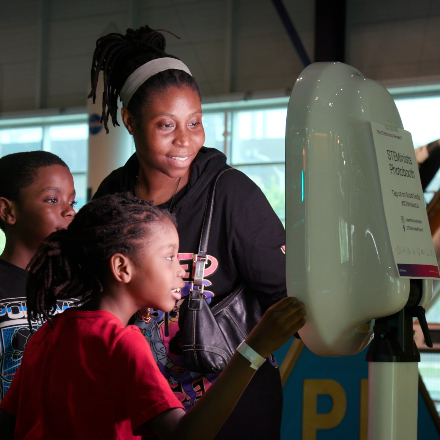 Checker Transportation | Visit Detroit